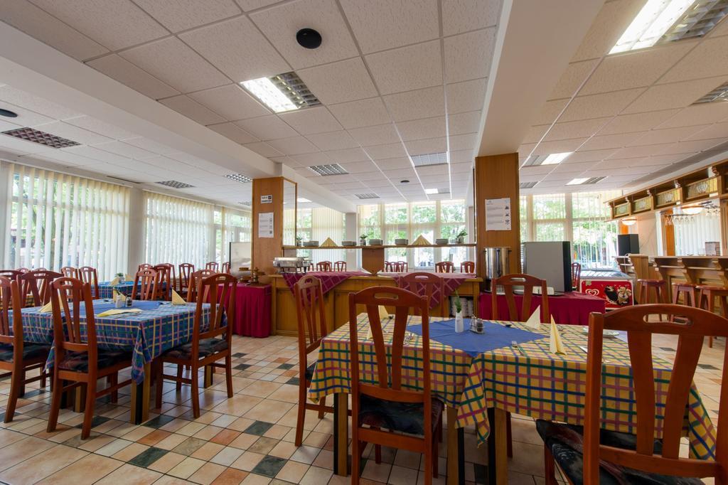 Hotel Nostra Шиофок Экстерьер фото