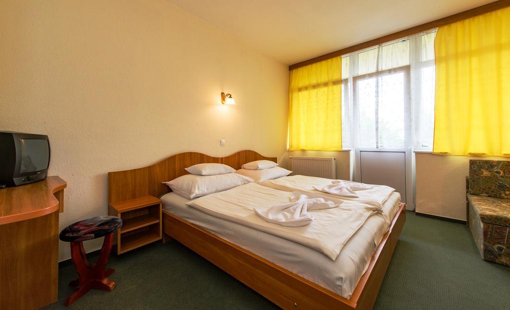 Hotel Nostra Шиофок Экстерьер фото