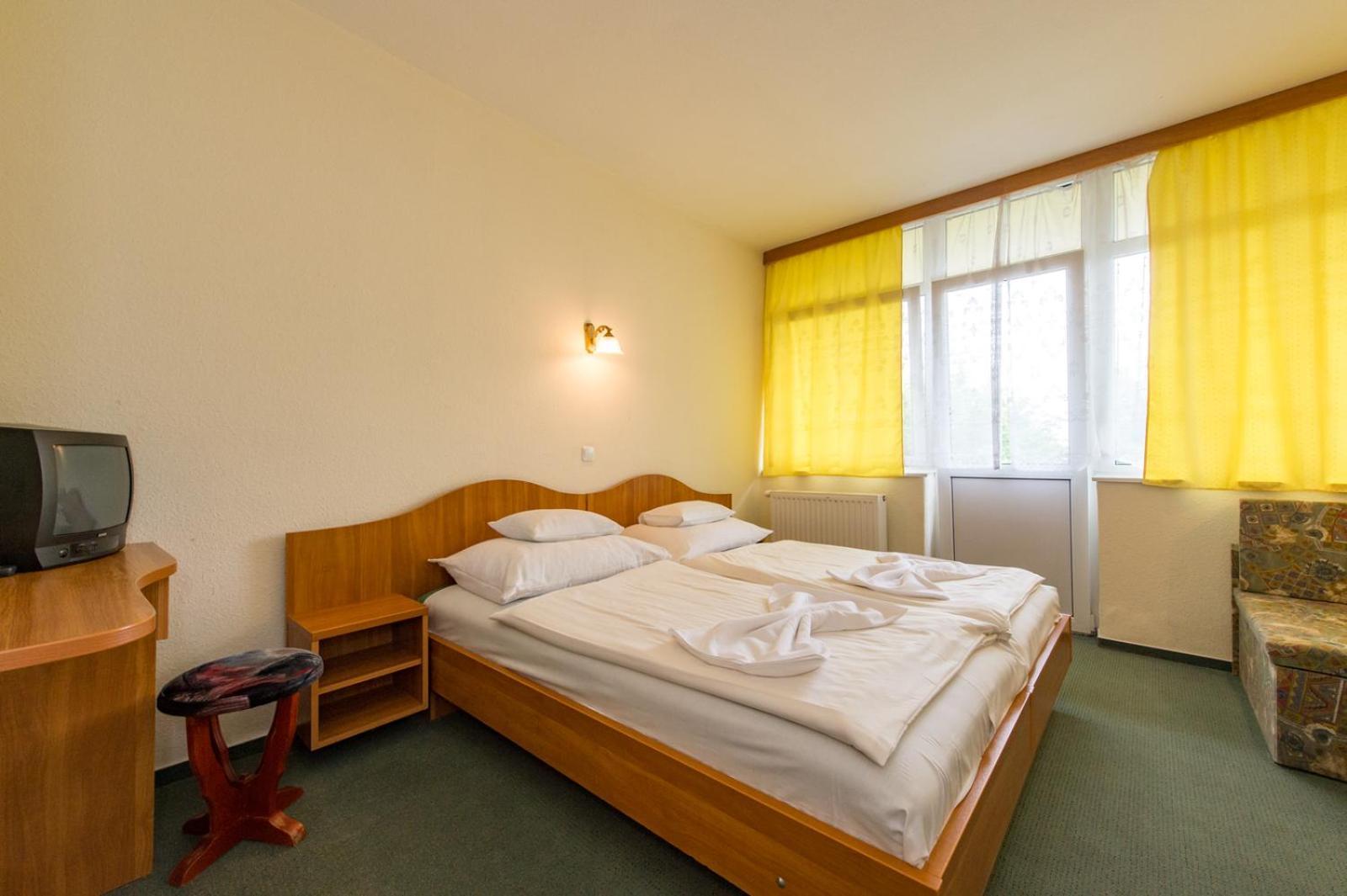Hotel Nostra Шиофок Экстерьер фото